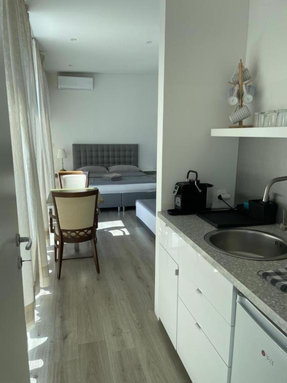 R41 - Tivoli Groundfloor Apartment ลูบลิยานา ภายนอก รูปภาพ