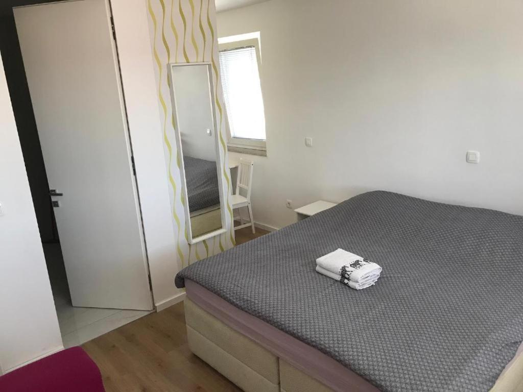 R41 - Tivoli Groundfloor Apartment ลูบลิยานา ภายนอก รูปภาพ