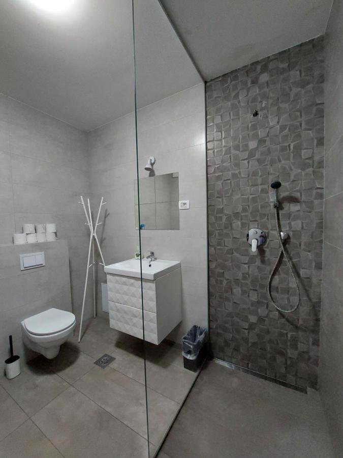 R41 - Tivoli Groundfloor Apartment ลูบลิยานา ภายนอก รูปภาพ